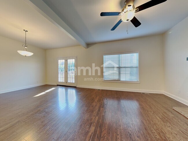 Foto del edificio - 1617 Silver Spur Ln