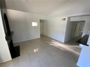 Building Photo - 3145 E Flamingo Rd