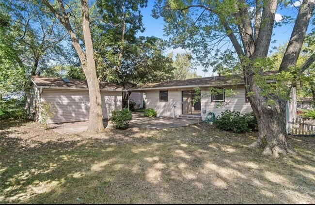Building Photo - 4 Toelle Dr