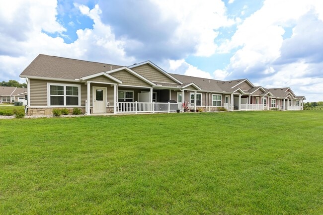 Building Photo - Redwood Vandalia