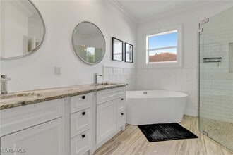 Building Photo - 10213 S Silver Palm Dr