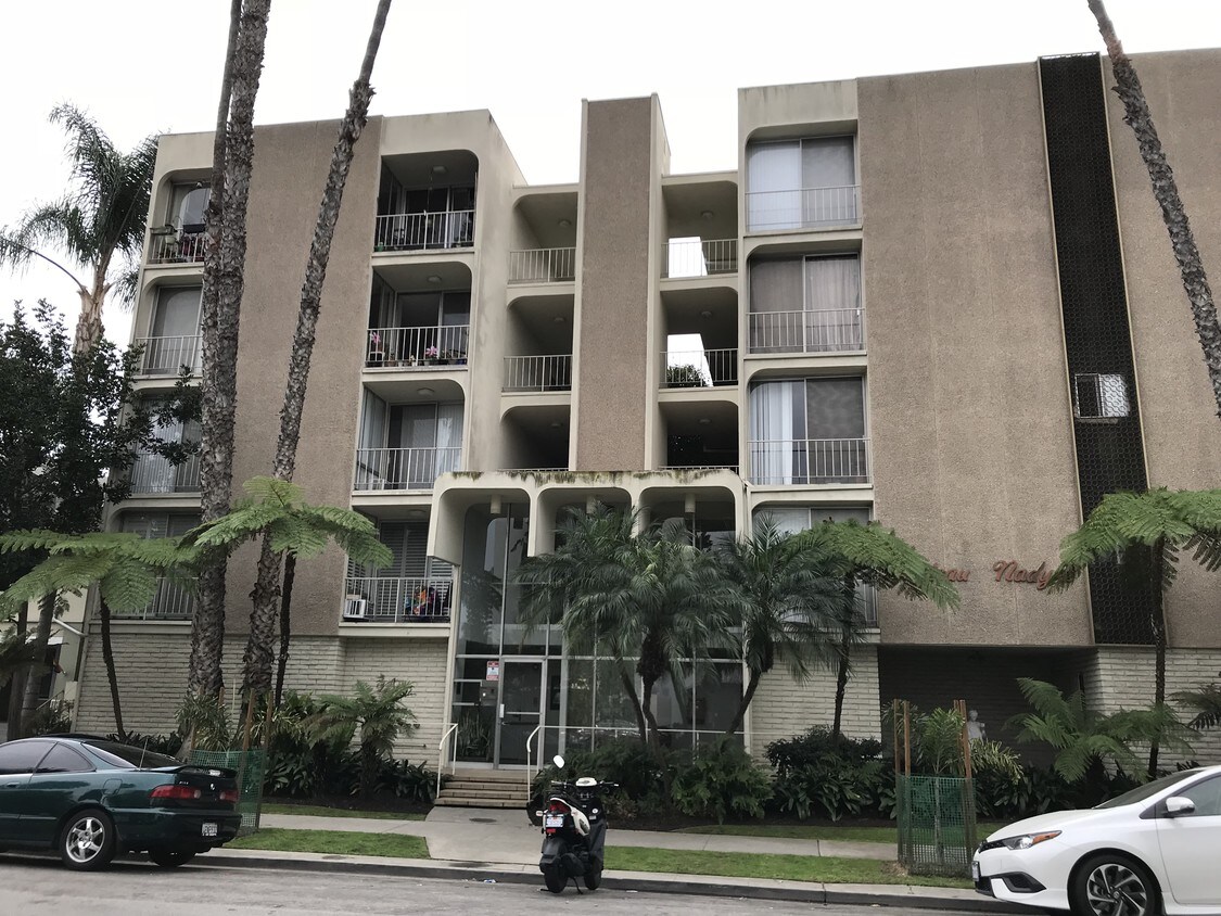 Foto principal - 2100 E 2nd St