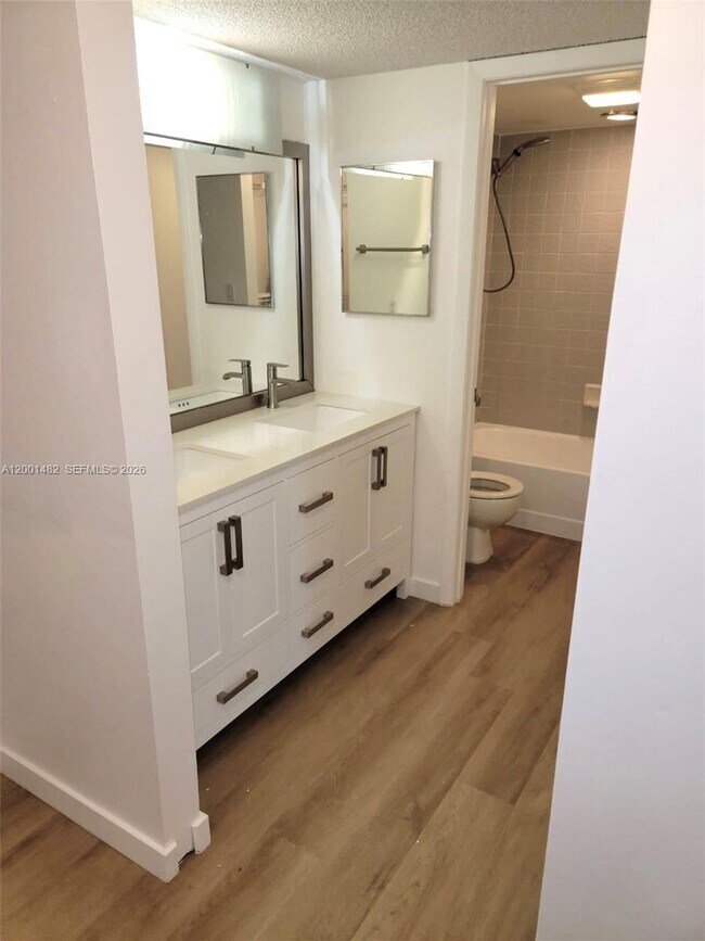 Foto del edificio - 11905 NW 11th St
