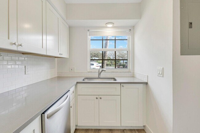 Foto del edificio - 415 N Cypress Dr