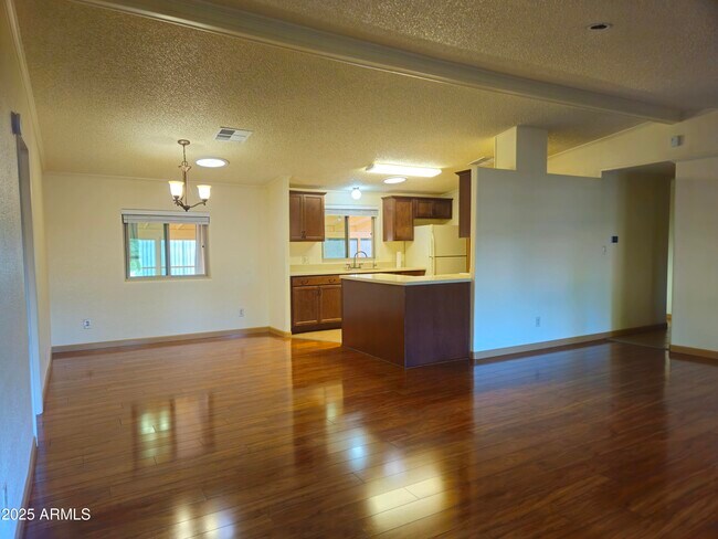 Foto del edificio - 10775 E Quail Run Rd