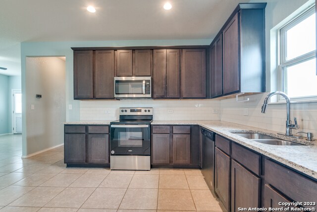 Building Photo - 2532 Smokey Cv