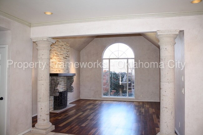 Building Photo - Spacious 5 bed 3 bath in Edmond