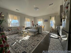 Building Photo - 90 Antwerp St