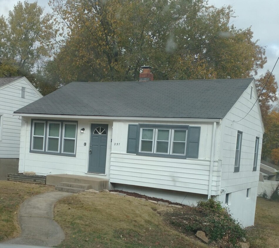 Primary Photo - 257 Monica Dr