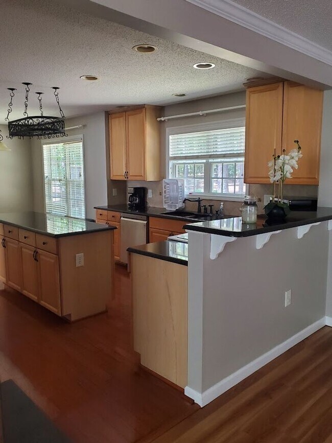 Building Photo - Fabulous Four Bedroom Colonial Home in Car...