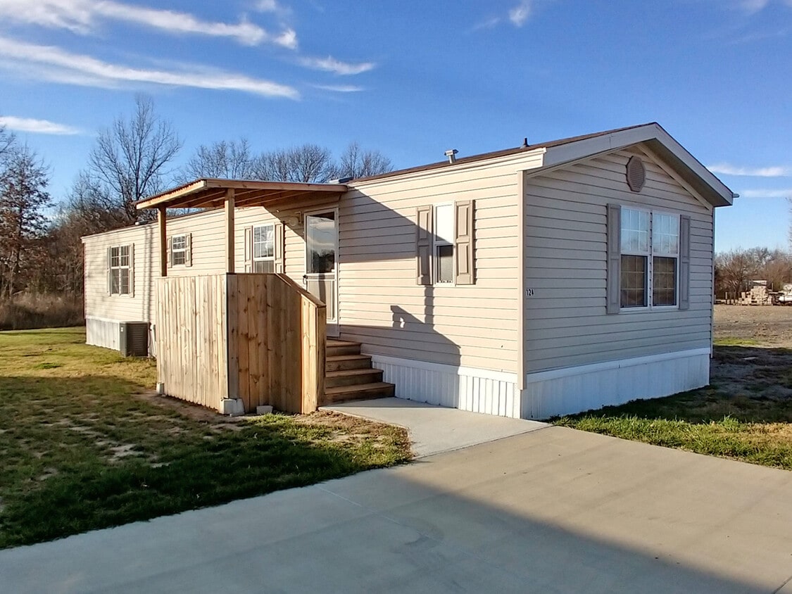 124 Partridge Ln, Pittsburg, KS 66762 House Rental in Pittsburg, KS