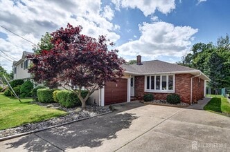 Building Photo - 5 Hilltop Ave