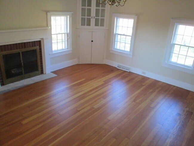 Foto del edificio - 805 Farmers Mills Rd