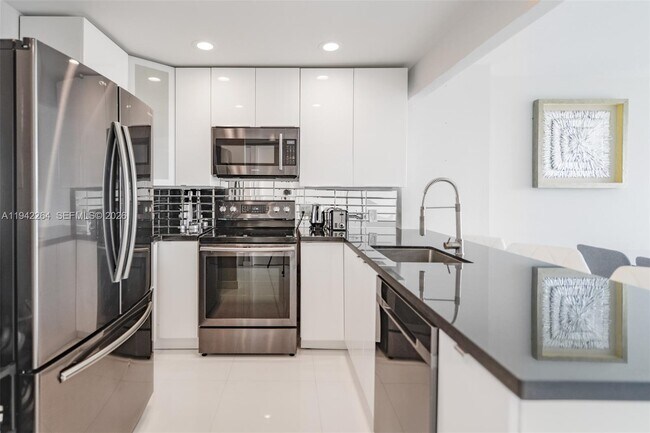 Foto del edificio - 3625 N Country Club Dr