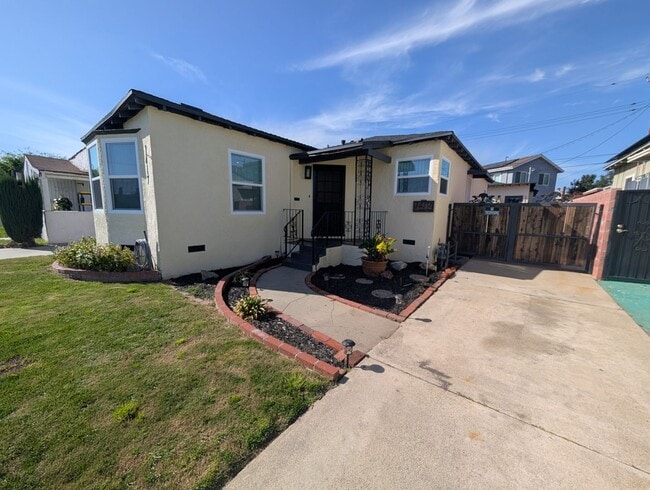 Building Photo - 1417-1419 Milton Ave.