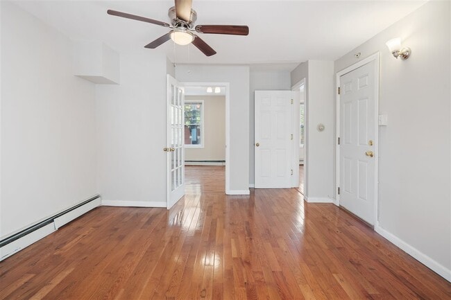 Building Photo - 227 7th St