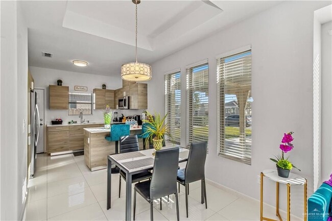 Foto del edificio - 12 Nightingale Ave