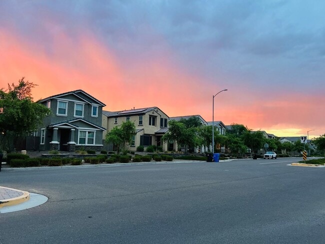 Building Photo - Spacious and beautiful places to live in  ...