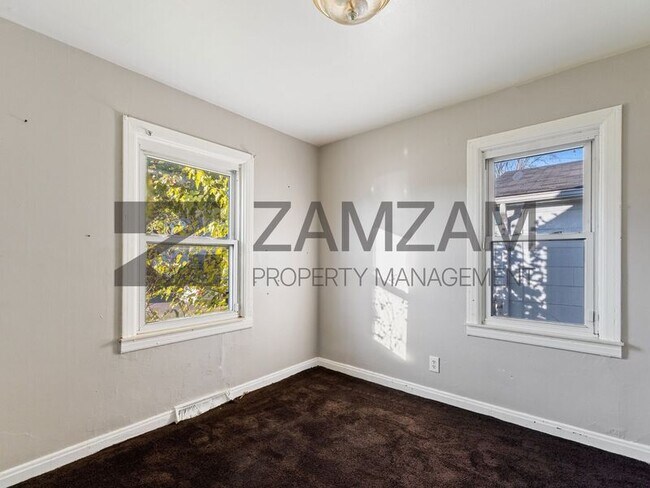 Foto del edificio - 7583 Hudson Ave