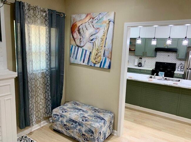 Foto del edificio - 4220 10th Ave