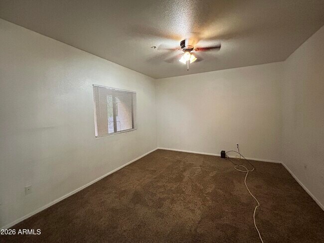 Foto del edificio - 920 E Devonshire Ave