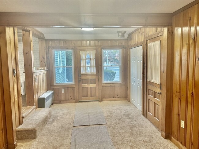 Building Photo - 365 N Bedford St