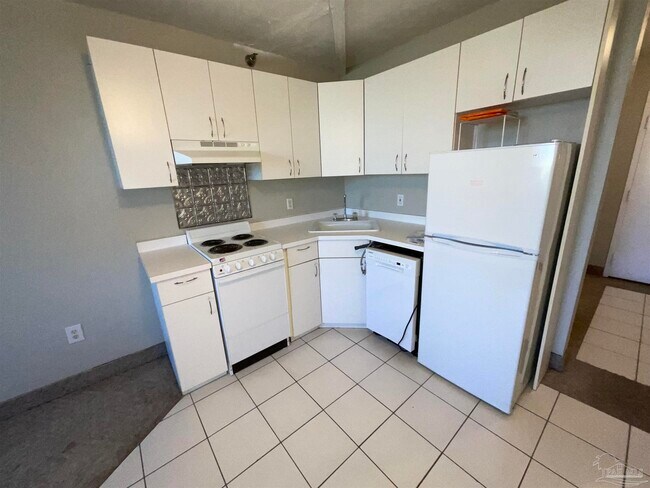 Foto del edificio - 224 E Garden St