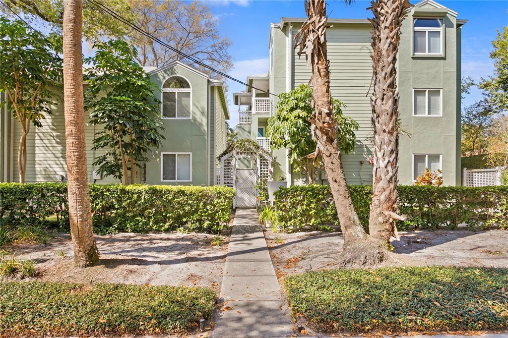 Foto principal - 607 S Albany Ave