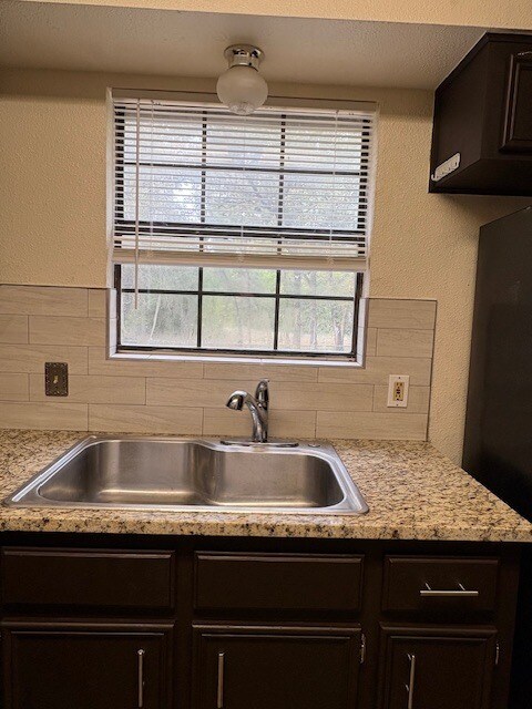 Foto del edificio - 489 Northwood Cir