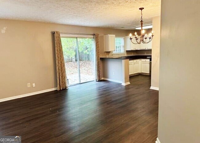 Foto del edificio - 220 Wild Flower Ln