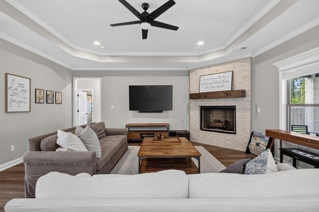 Building Photo - Fabulous Homes in Miller's Glenn