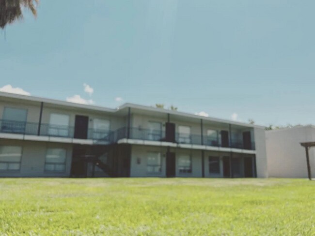 Foto del edificio - 461 Eldon Dr