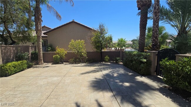 Building Photo - 5536 Breecher Ave