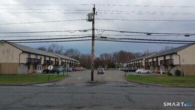 Building Photo - 1462 Meriden Rd