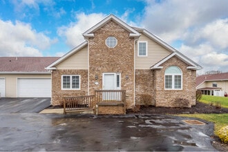 Building Photo - 75 Nicholas Dr