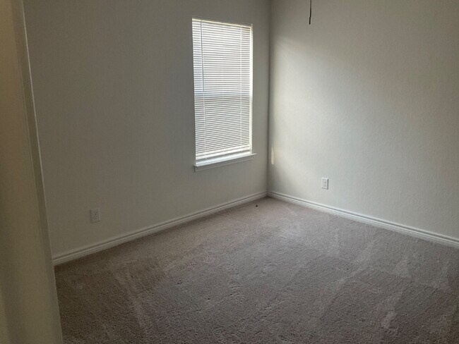 Foto del edificio - New beautiful 3/2.5 home with Office