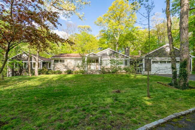 Foto del edificio - 36 Whitney Ln