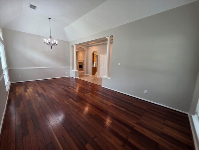 Foto del edificio - 5218 Cottonwood Creek Ln
