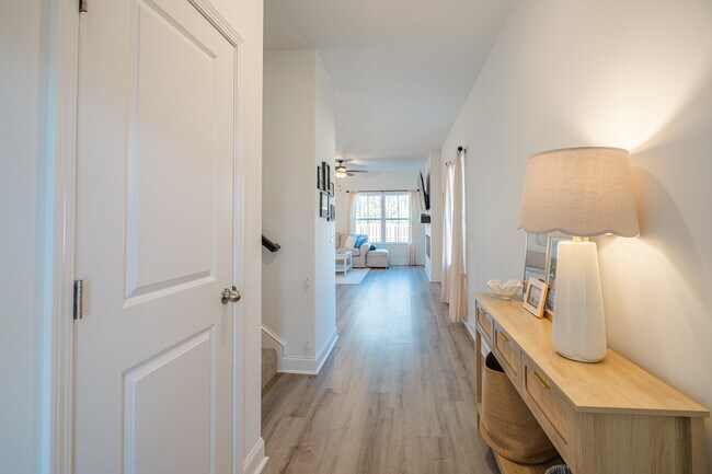 Foto del edificio - 63 Buckingham Dr