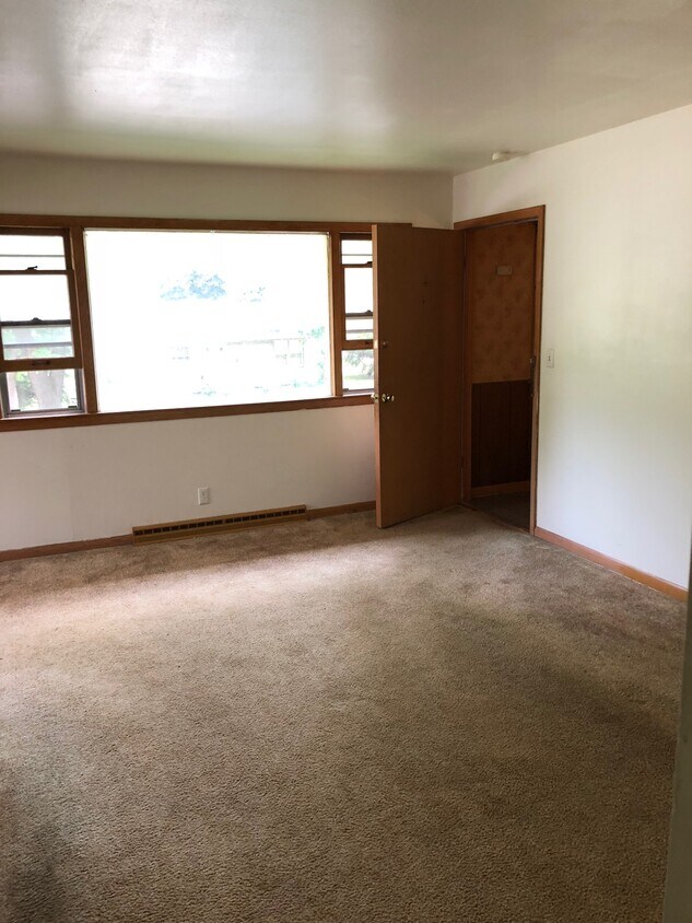 10220 W Montana Ave Unit 2, West Allis, WI 53227 Apartments in West Allis, WI