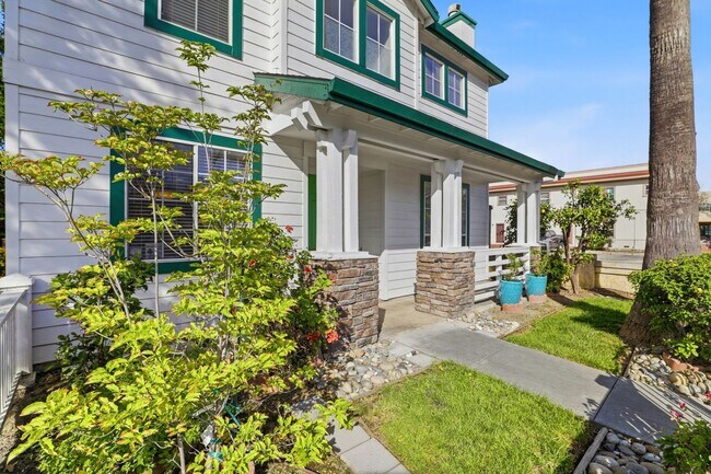 Foto del edificio - Available Now!