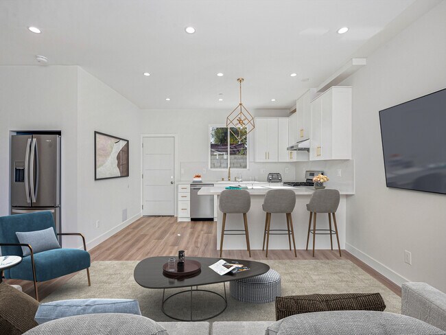 Foto del edificio - 13844 Haynes St