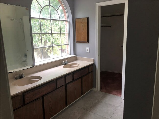 Building Photo - 12427 Chalmette St