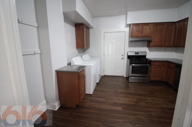 Foto del edificio - 243 Valley Ave NW