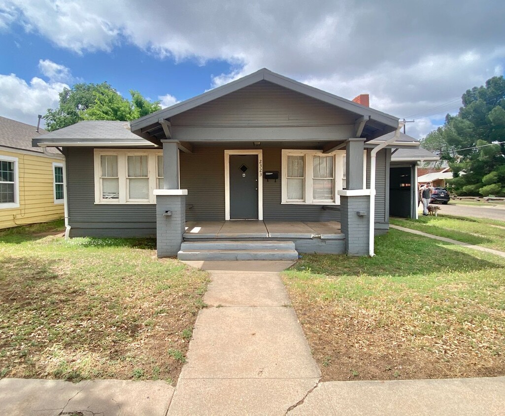 Foto principal - 2323 15th St