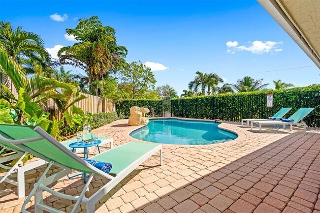 Foto del edificio - 903 SE 8th Ct