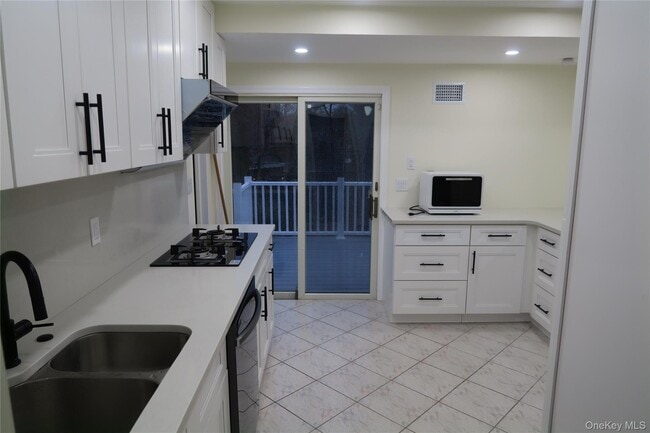 Foto del edificio - 27 Heron Ln