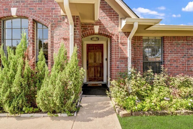 Building Photo - 3730 Sunshine Ln