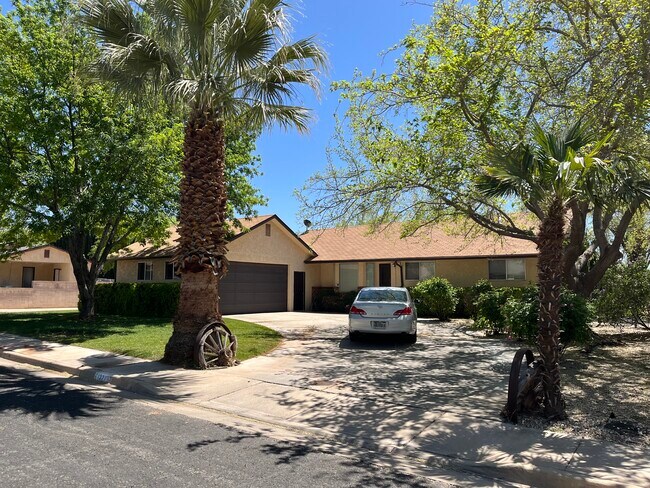 Building Photo - 1371 W 710 N