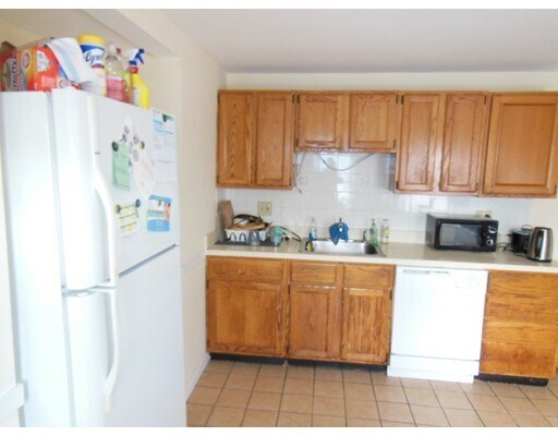 Primary Photo - 219 Beacon St